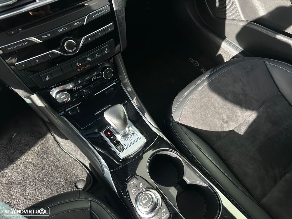 Infiniti Q30 - 26