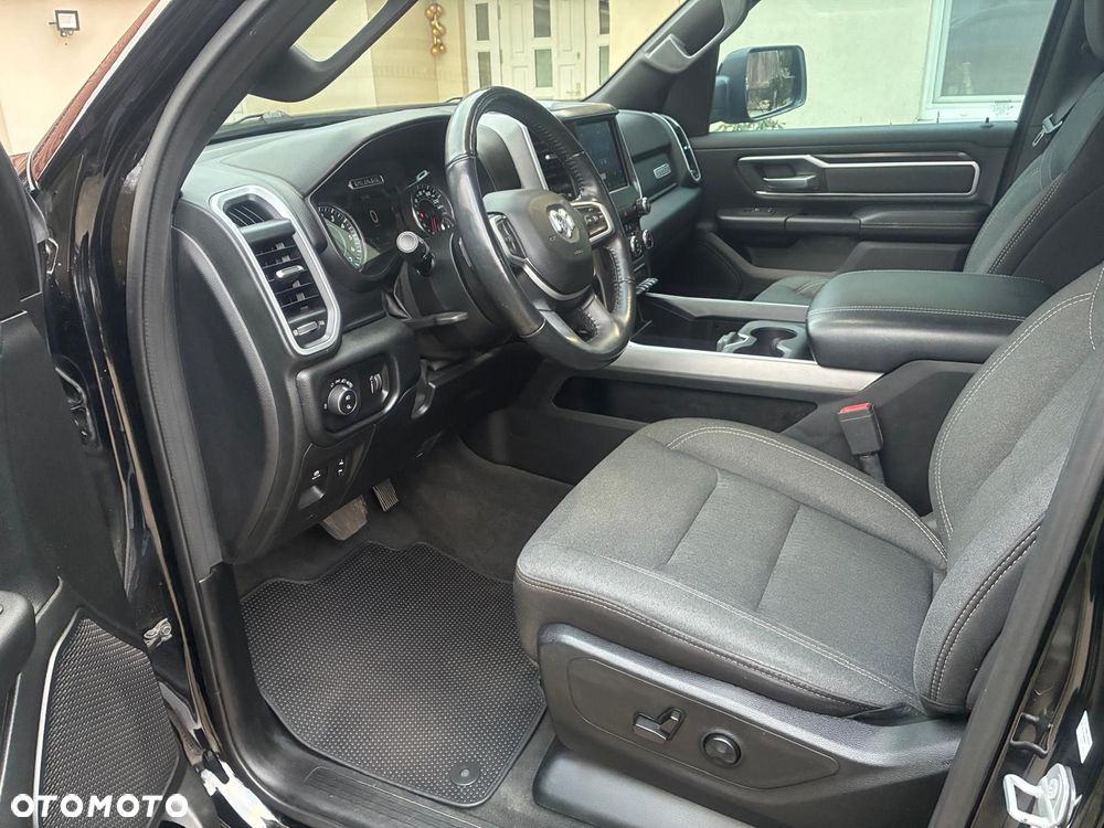 RAM 1500 5.7 Crew Cab Shortbed Bighorn Black - 4