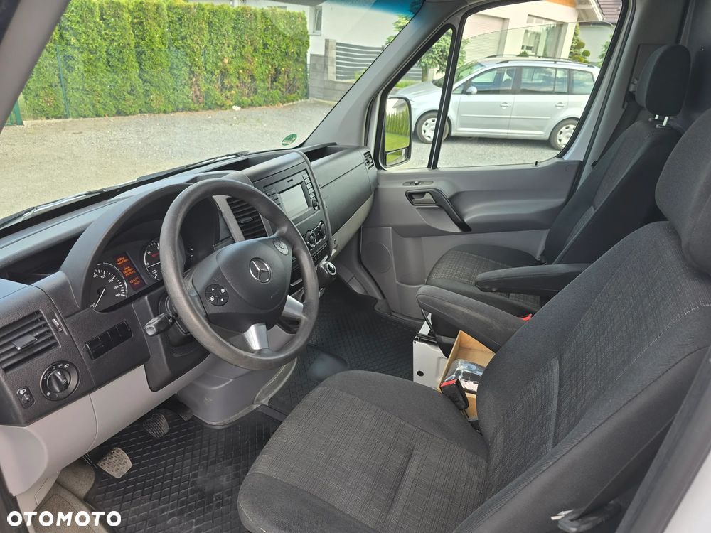 Mercedes-Benz Sprinter - 11