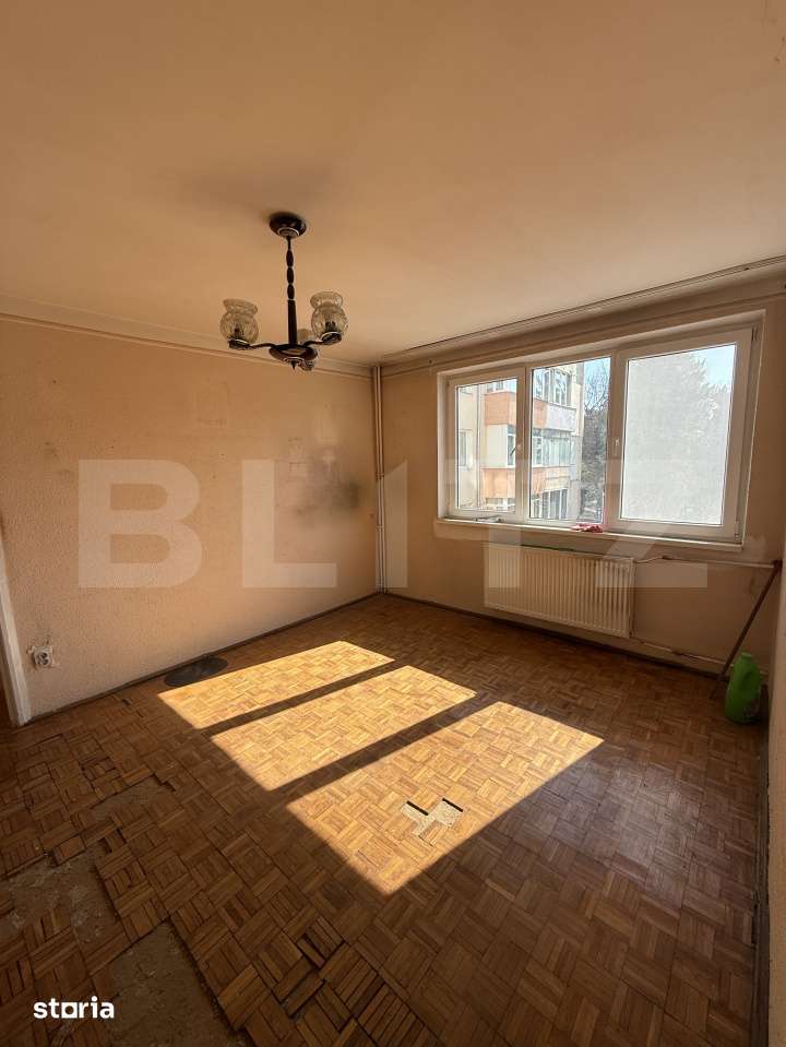 Apartament cu 3 camere, etaj intermediar, zona Tribunal — fotografia 1