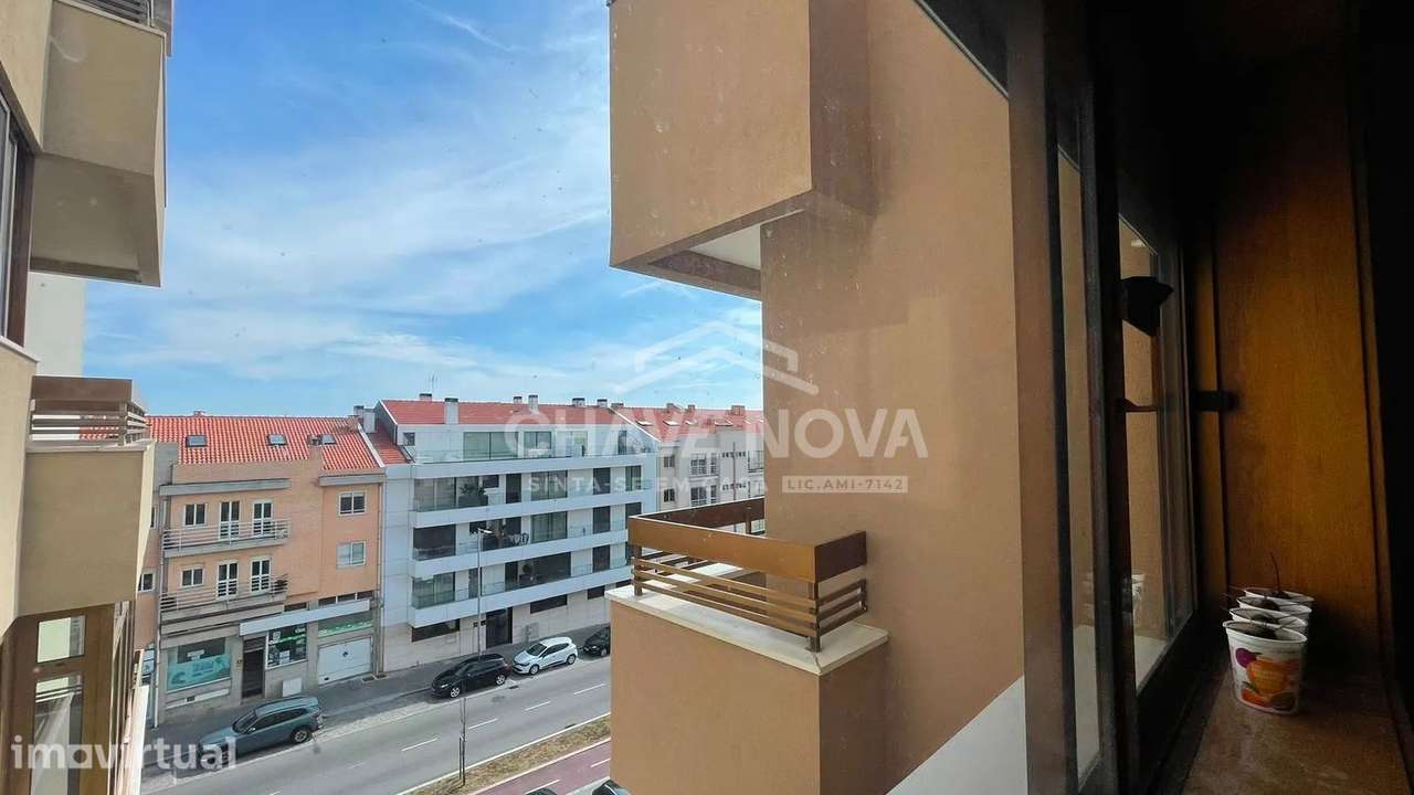 Apartamento T3 com Vista Mar no Centro de Espinho - Grande imagem: 2/17