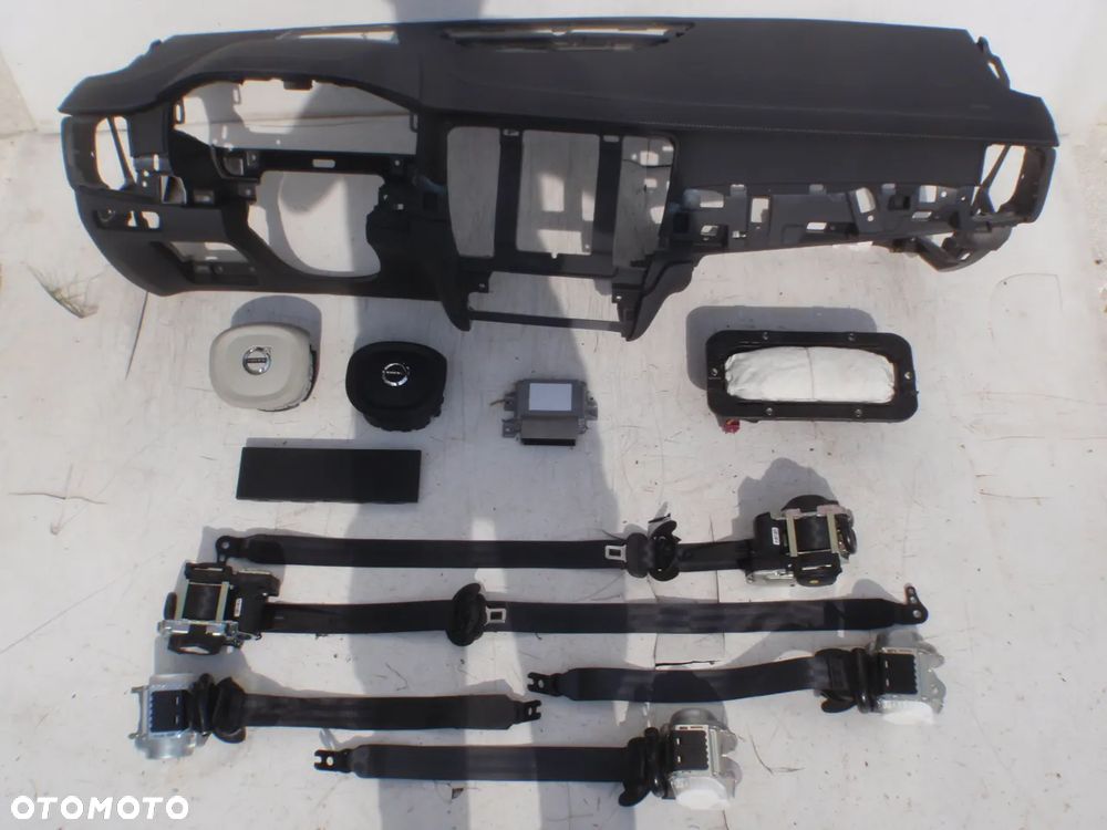 VOLVO V90 S90 DESKA KONSOLA KOKPIT PULPIT PÓŁKA PARAPET SKÓRA PODUSZKI POWIETRZNE KIEROWCY PASAŻERA KOLAN PODUSZKA POWIETRZNA KOLANOWA KURTYNA KURTYNY AIR BAG FOTELA W FOTEL AIRBAG PASY PAS USA  KANADA - 3