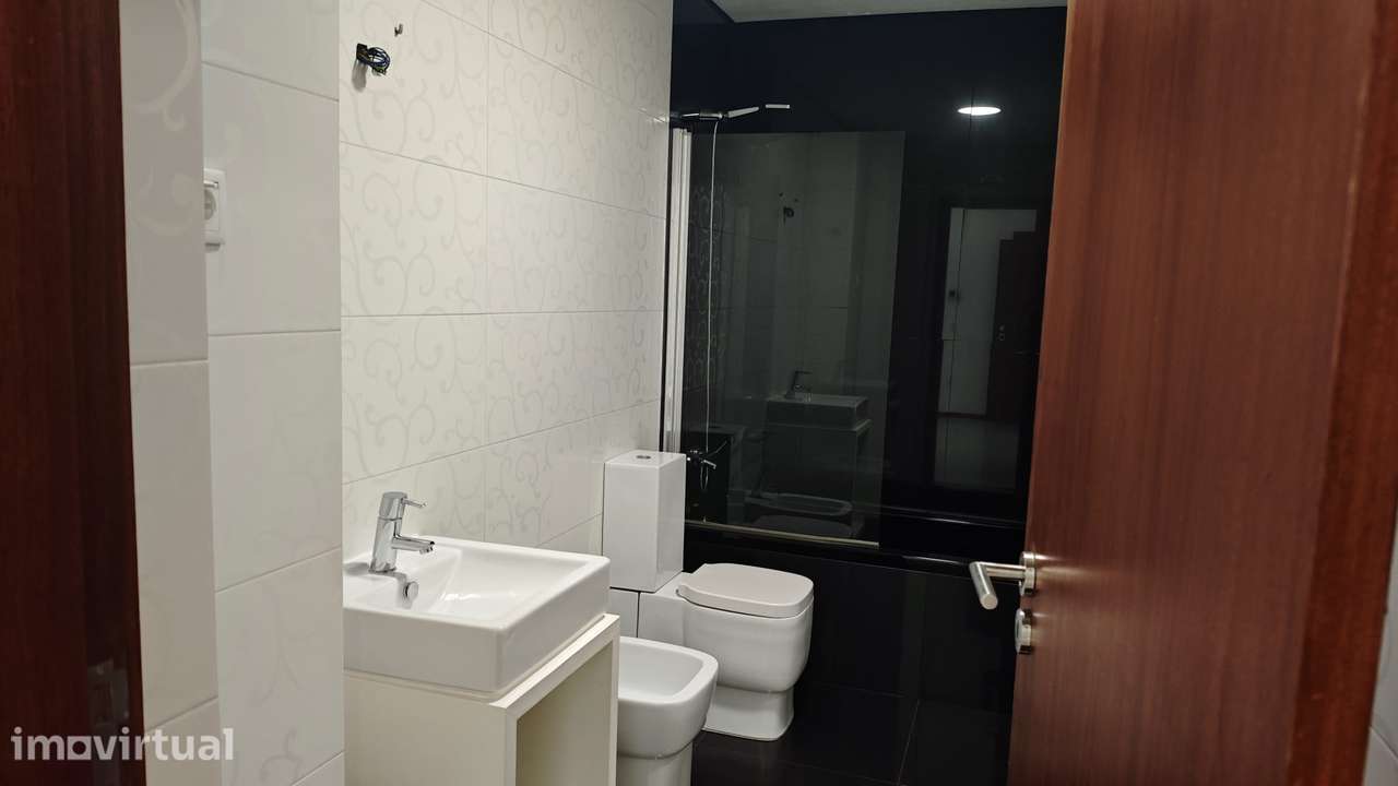 Arrenda Apartamento T-2 Centro das Termas S. Vicente Penafiel - Grande imagem: 4/13