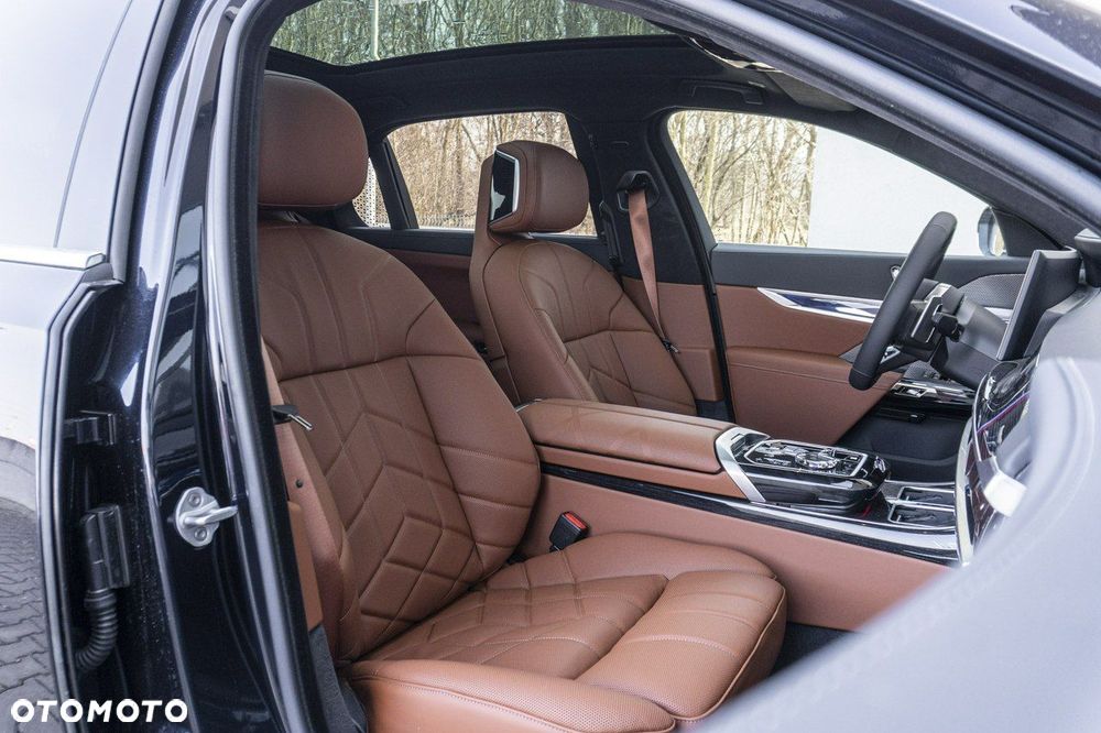 BMW Seria 7 - 25