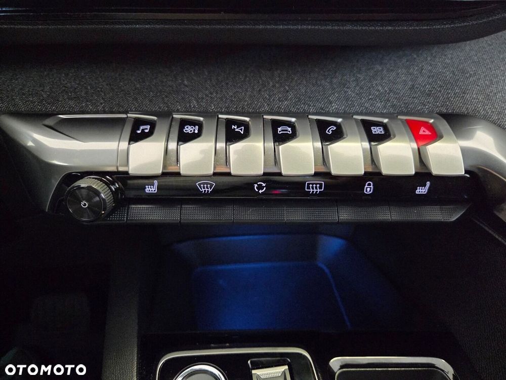 Peugeot 3008 1.2 PureTech Allure Pack S&S EAT8 - 21