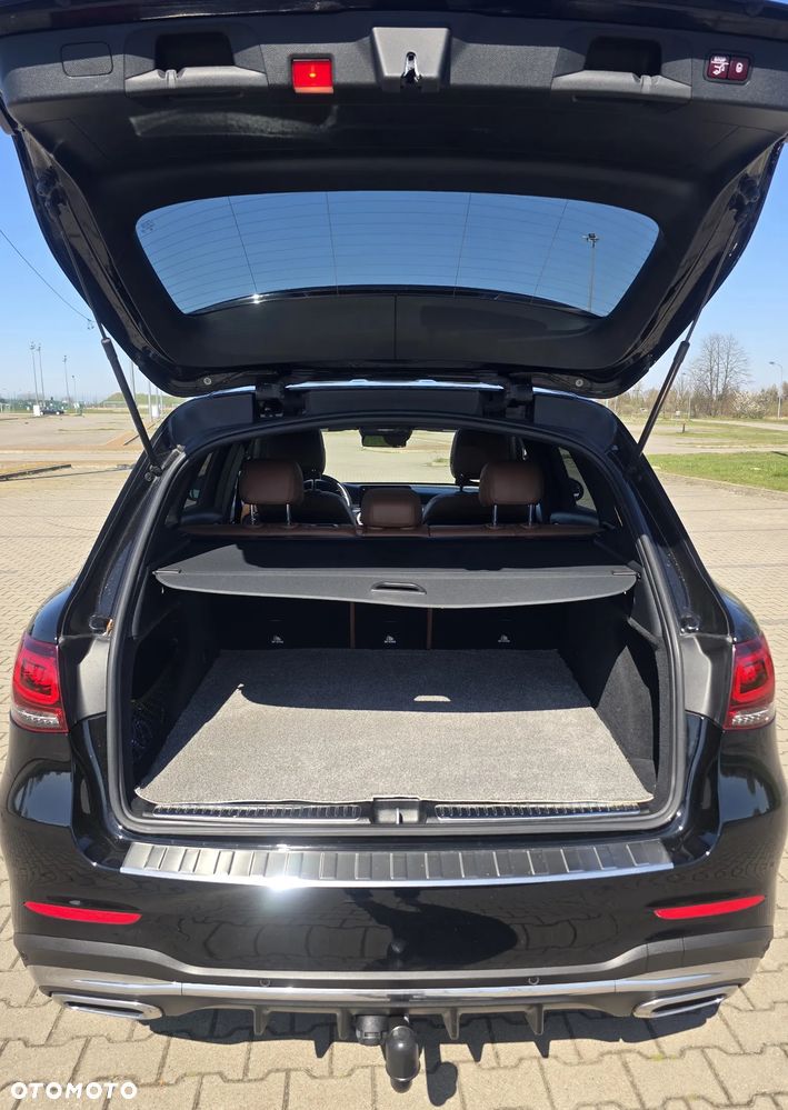Mercedes-Benz GLC 300 4Matic 9G-TRONIC AMG Line Plus - 14