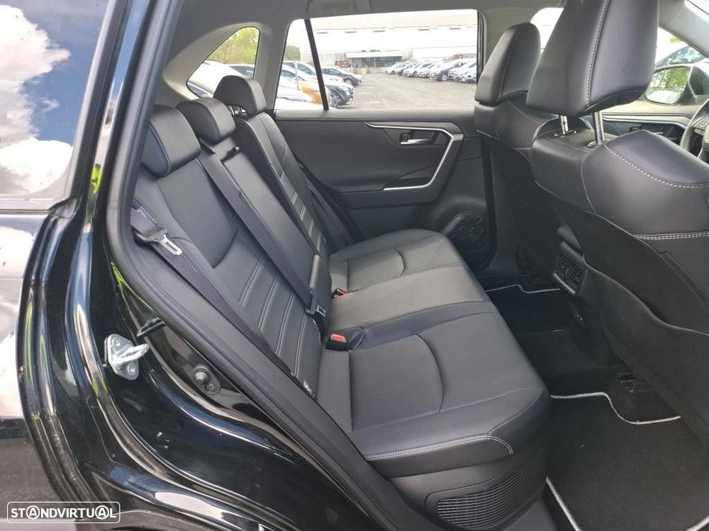 Toyota RAV4 2.5 HDF Comfort - 11