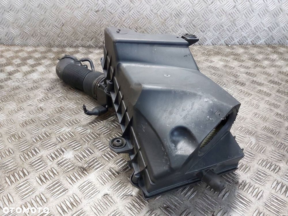 OBUDOWA FILTRA POWIETRZA + RURA DOLOT SKODA OCTAVIA I 1.6 8V - 7