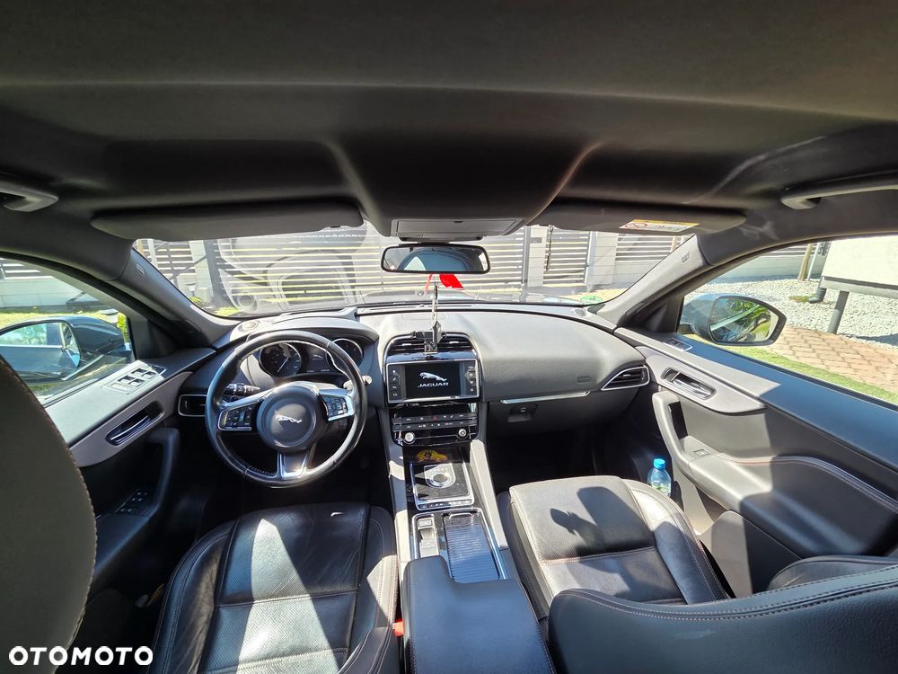 Jaguar F-Pace - 30