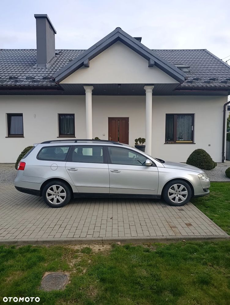 Volkswagen Passat 2.0 TDI Comfortline - 8