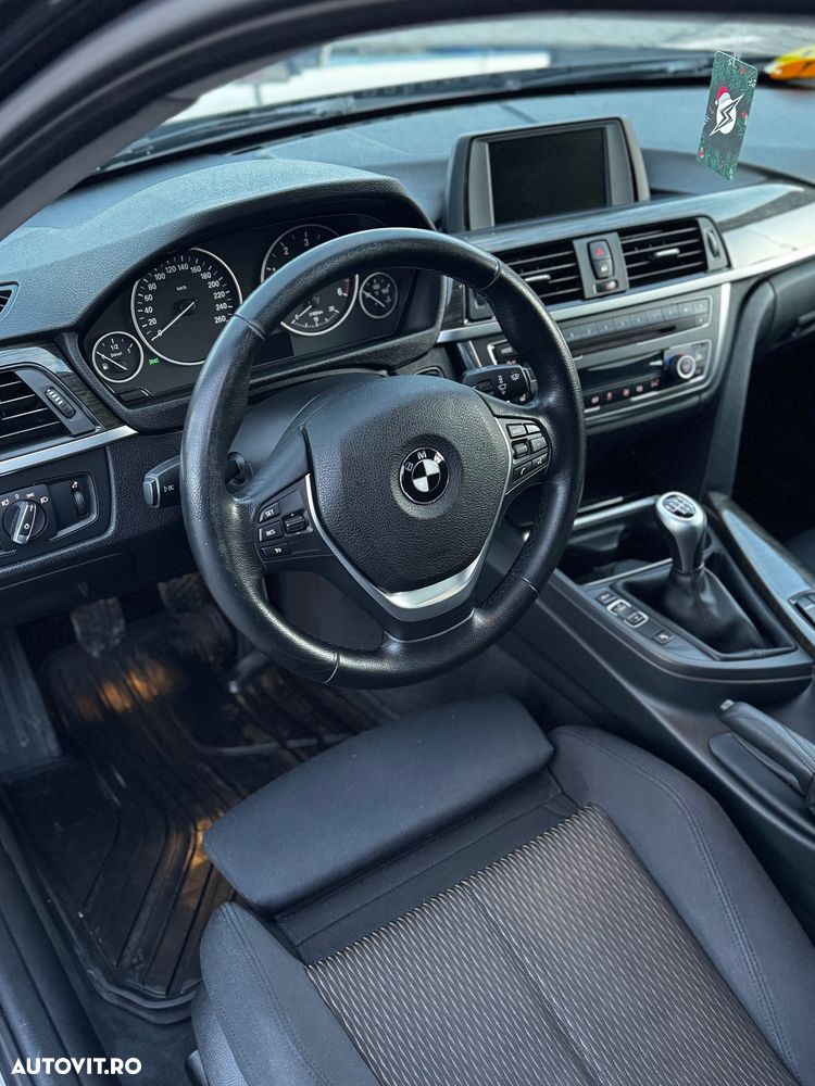 BMW Seria 3 320d Luxury Line - 9