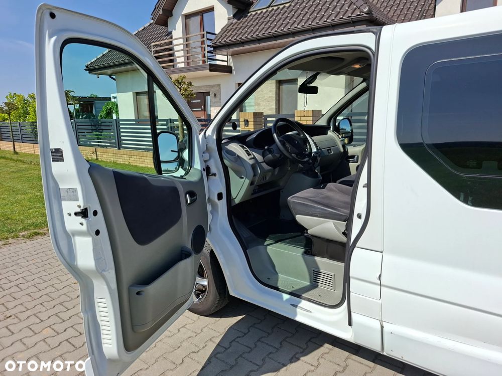 Renault Trafic Grand Passenger Black Edition - 7