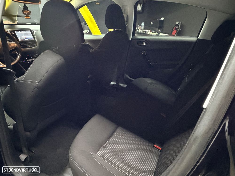 Peugeot 208 1.6 BlueHDi Allure - 19