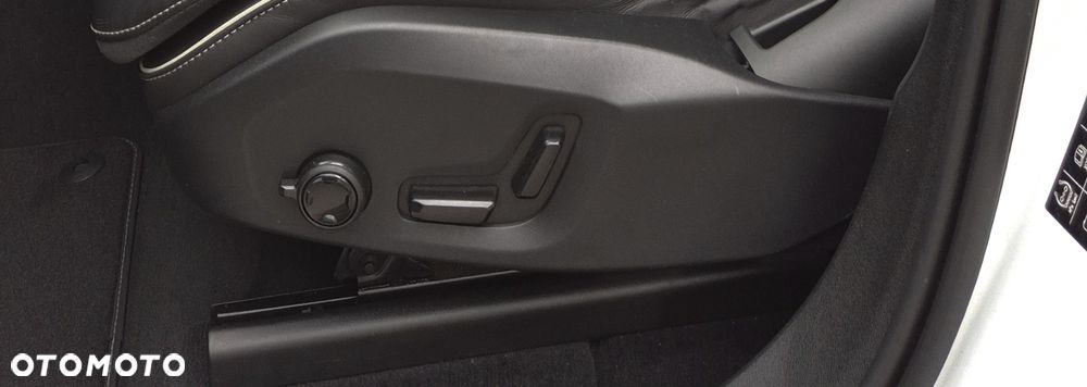 Volvo XC 60 D4 Geartronic RDesign - 22