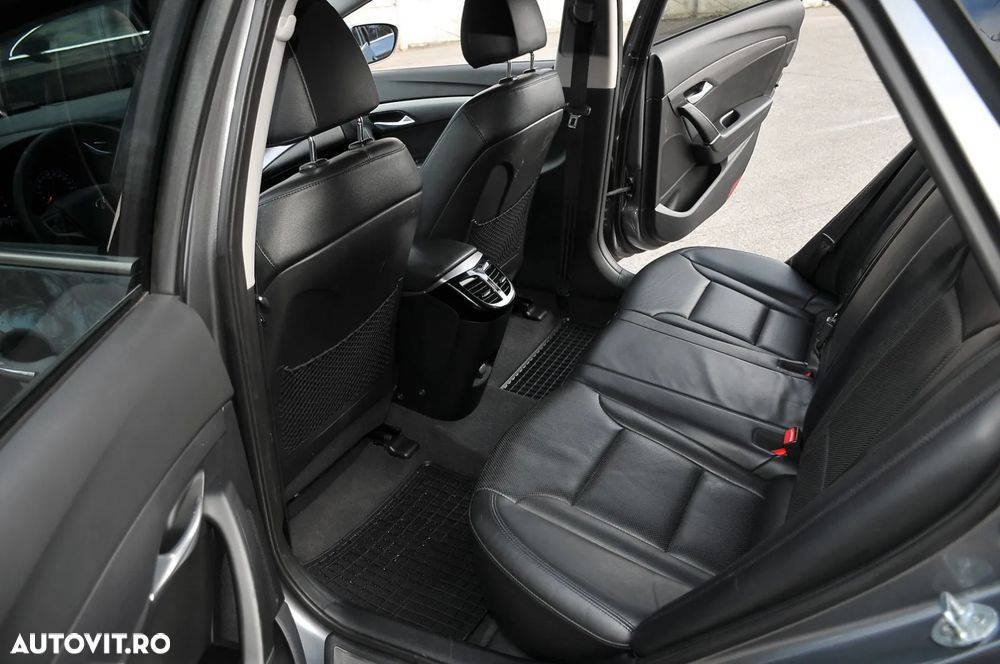 Hyundai i40 Kombi 1.7 CRDi Premium - 19