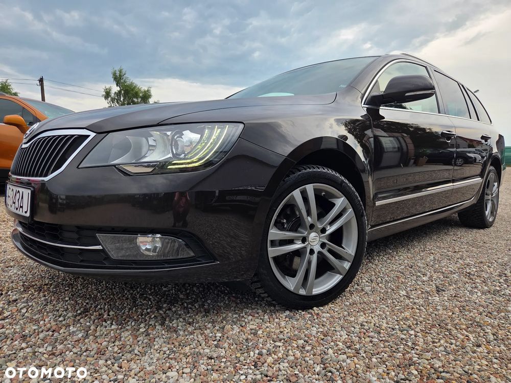 Skoda Superb 2.0 TDI DSG Exclusive - 3
