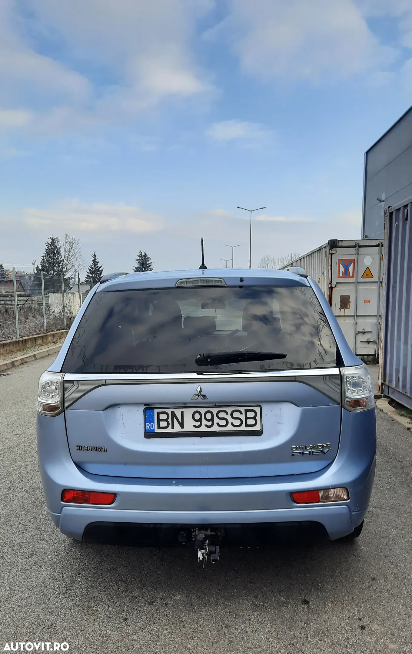 Mitsubishi Outlander 2.0 4WD Plug-In Hybrid - 8
