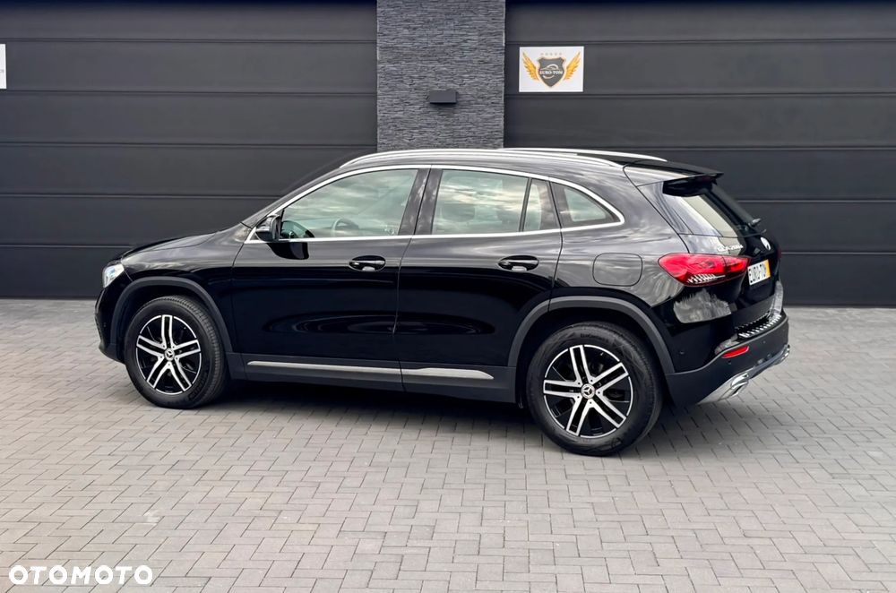 Mercedes-Benz GLA 200 d Progressive 8G-DCT - 3