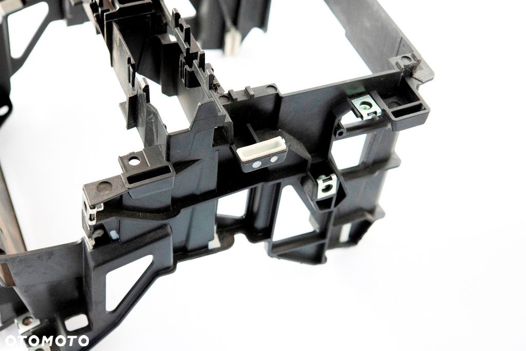 Ramka uchwyt radia 2-din Audi A3 8P lift 8P0858005D - 4