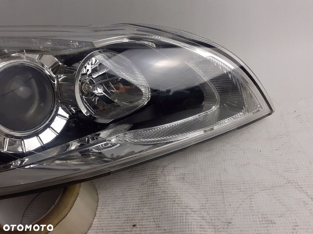 Volvo C70 II 10-13r. Lampa Prawa Zwykła . 31299751 - 3