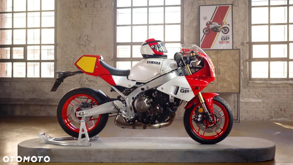 Yamaha XSR - 12