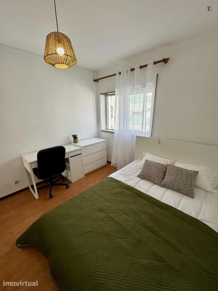 Quarto - localizado em Norton de Matos Coimbra - Grande imagem: 5/21
