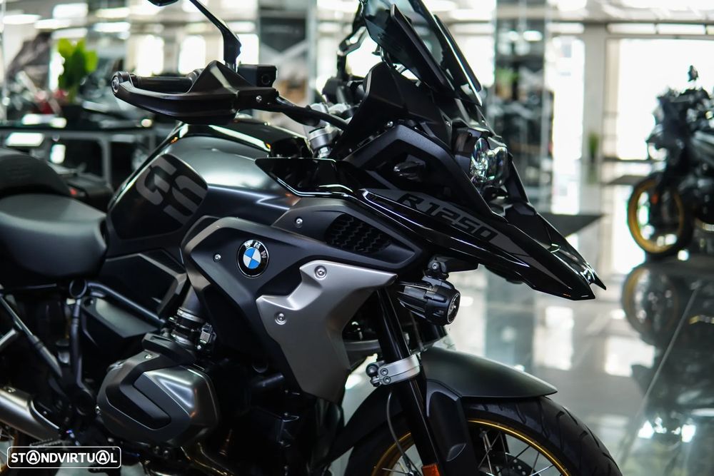 BMW R 1250 GS TRIPLE BLACK - 23