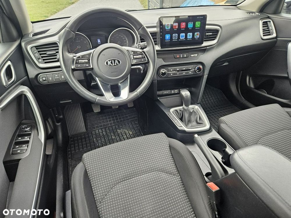 Kia Ceed - 16