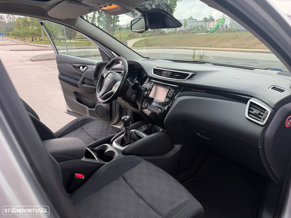 Nissan Qashqai 1.5 dCi N-Connecta 18 - 10