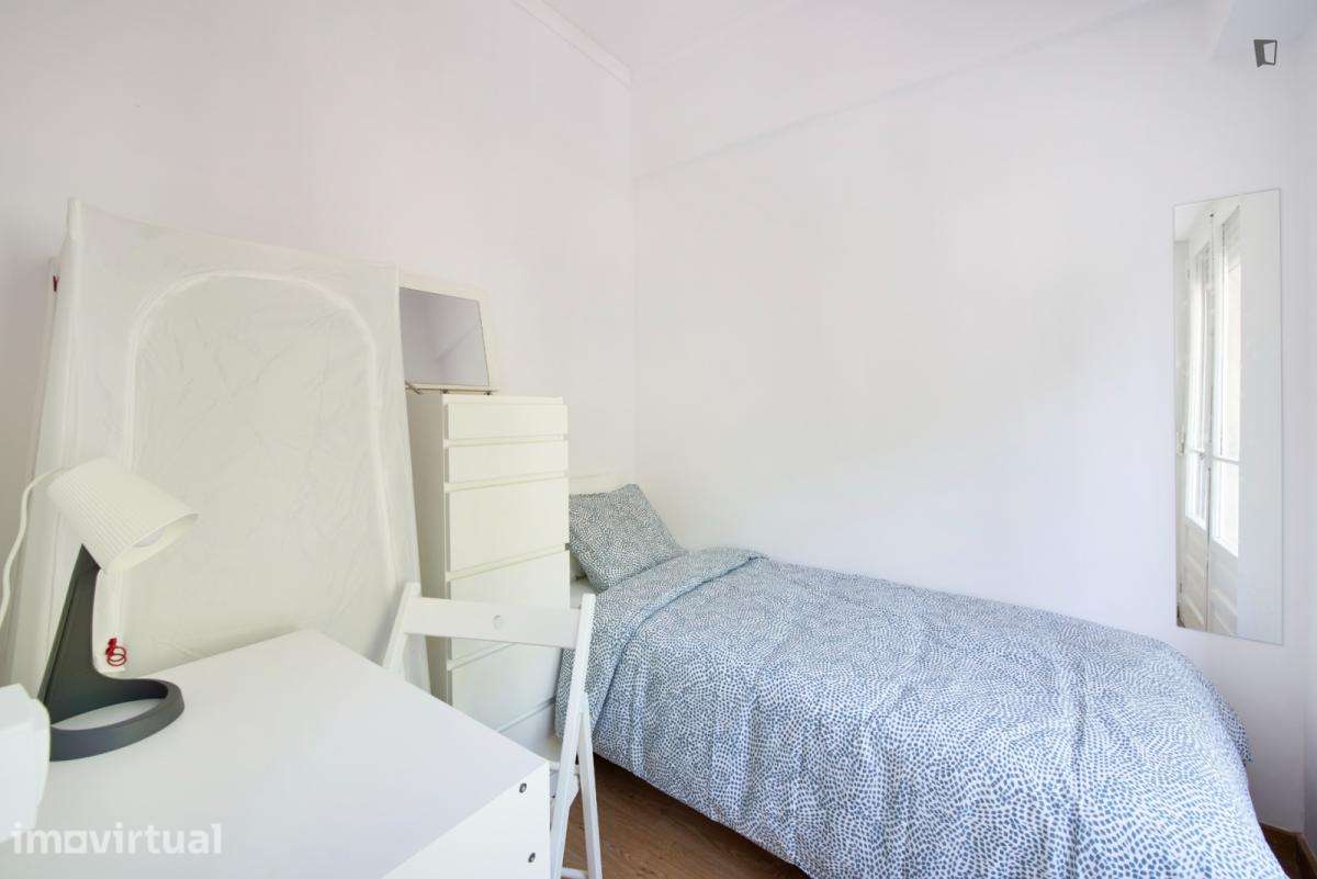 Quarto - localizado em Benfica Lisbon - Grande imagem: 5/33