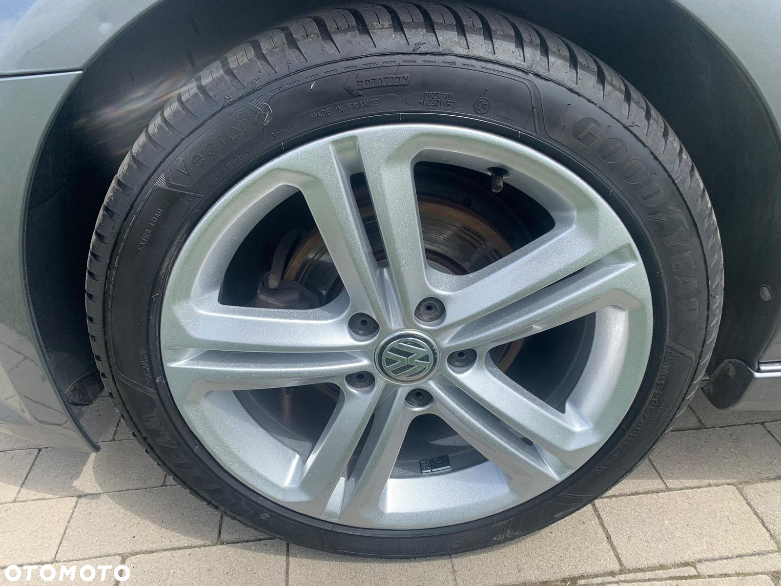 Volkswagen Golf 1.6 TDI DPF BlueMotion Technology Comfortline - 9