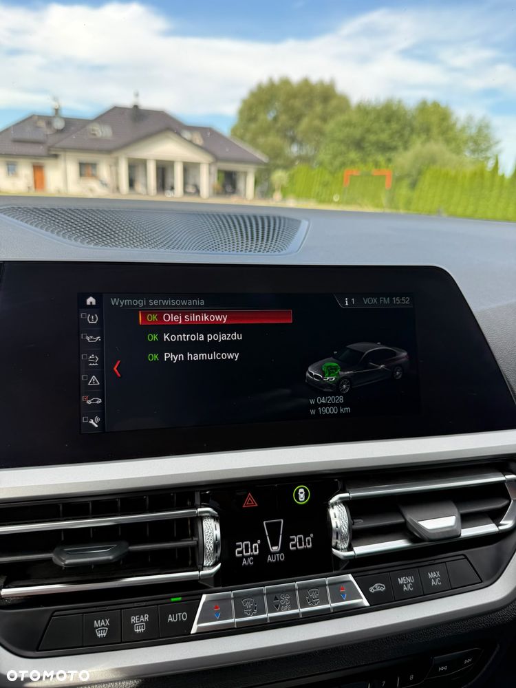 BMW Seria 3 318d Edition M Sport Shadow - 12