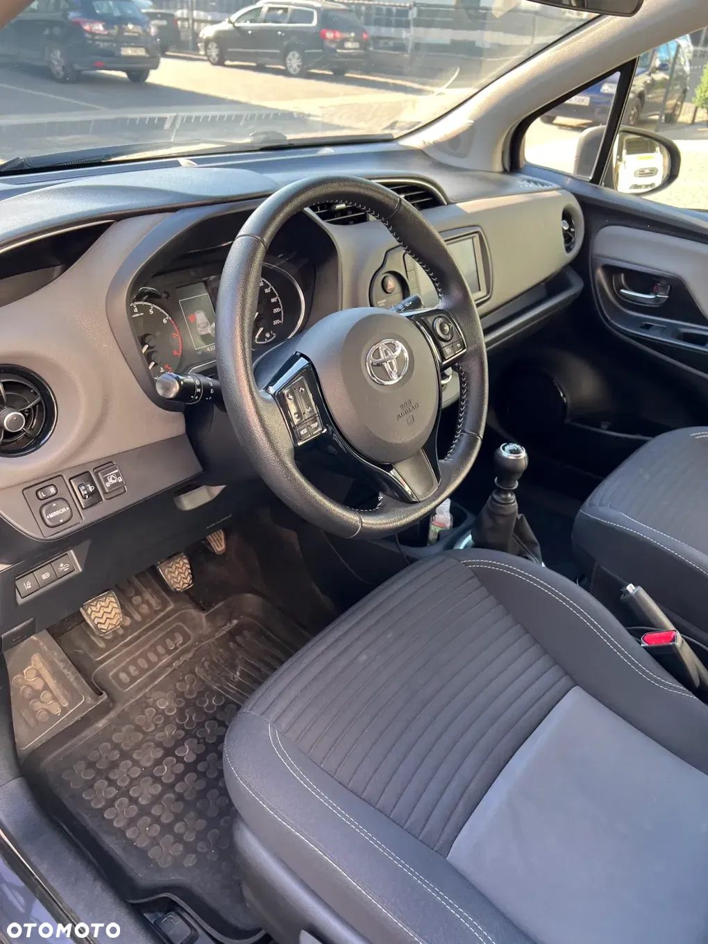 Toyota Yaris 1.5 Premium - 18