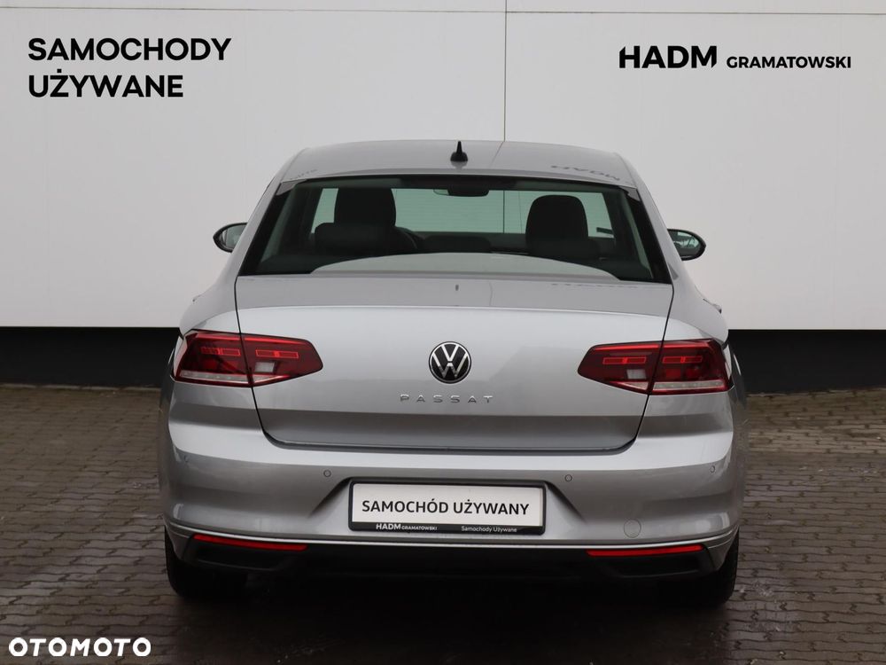 Volkswagen Passat - 20