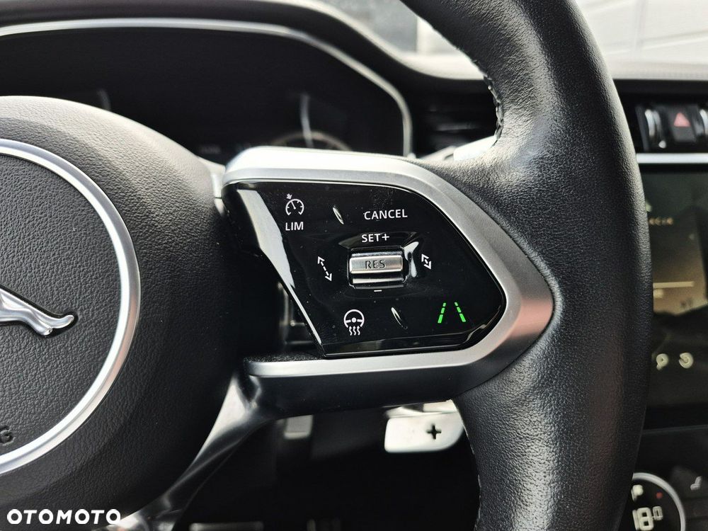 Jaguar F-Pace - 33