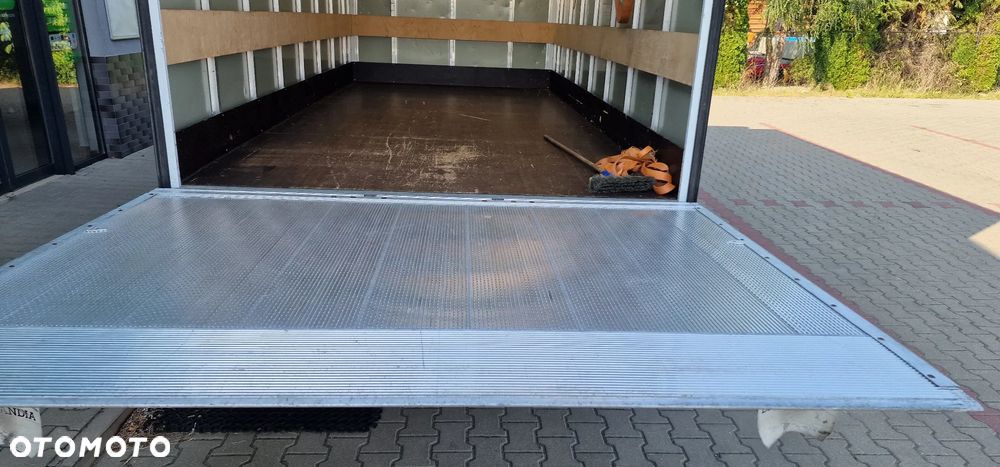 Mercedes-Benz Sprinter - 16