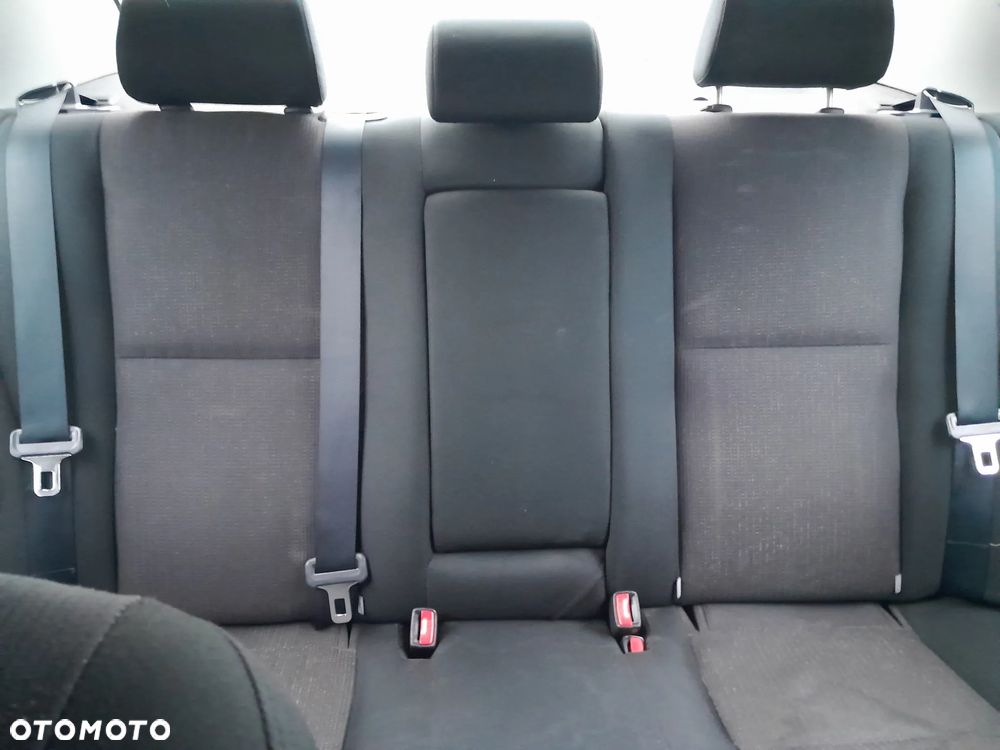 Toyota Avensis 1.8 VVT-i Luna - 6