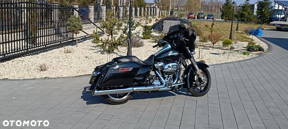 Harley-Davidson Touring Street Glide - 11