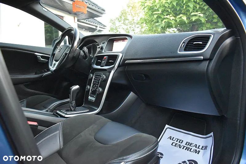Volvo V40 D3 Drive-E SCR R-Design Momentum - 6