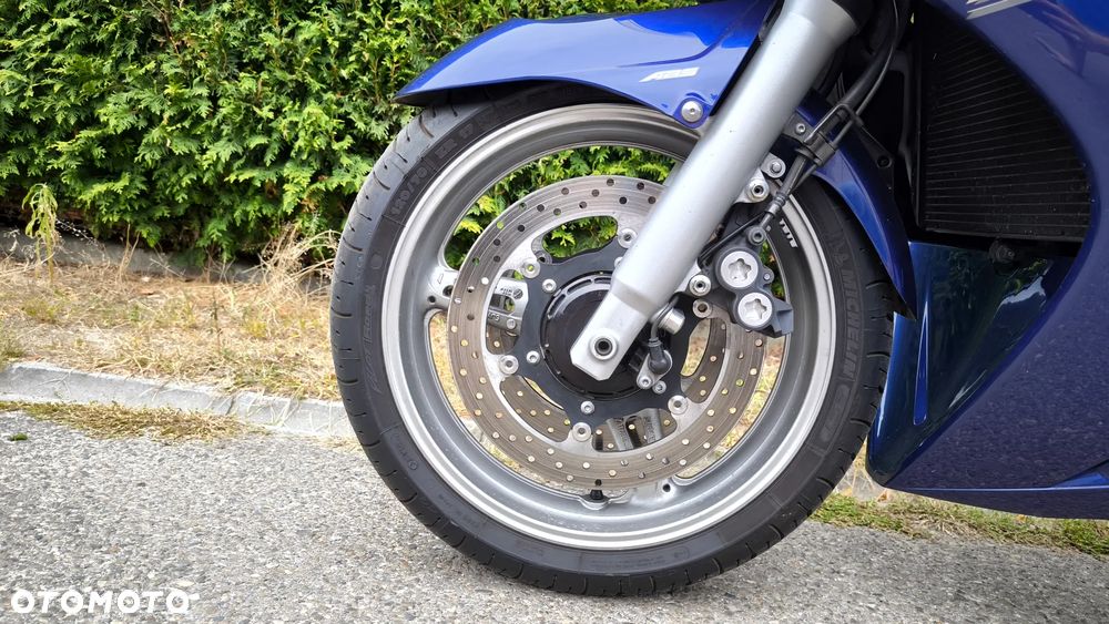 Yamaha FJR - 28