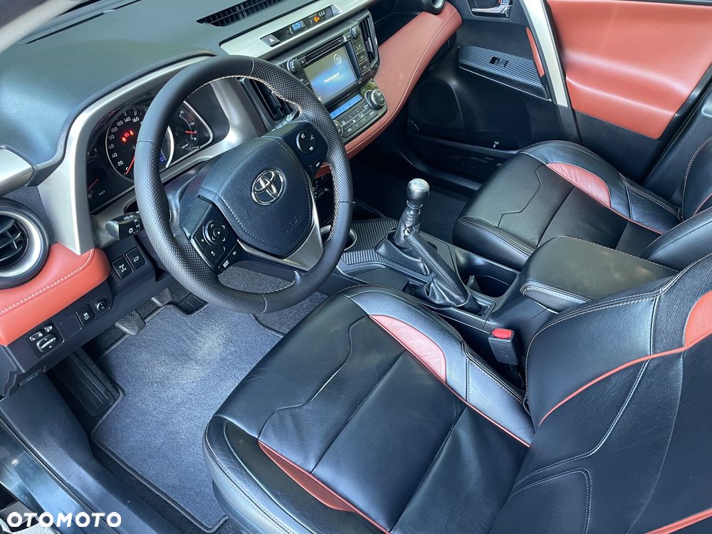 Toyota RAV4 2.0 D-4D Premium - 16