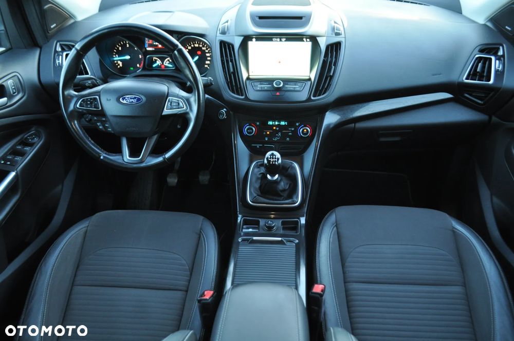 Ford Kuga 2.0 TDCi 2x4 Titanium - 12