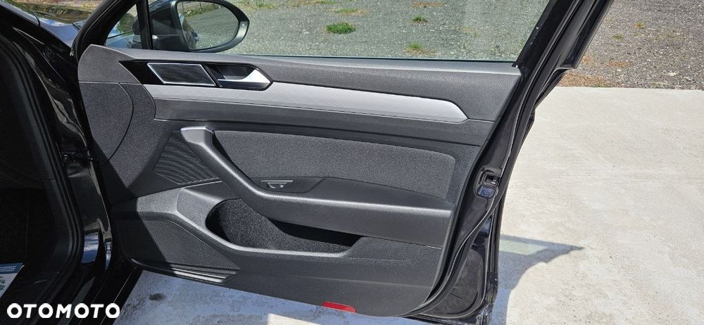 Volkswagen Passat 2.0 TSI Business DSG - 30