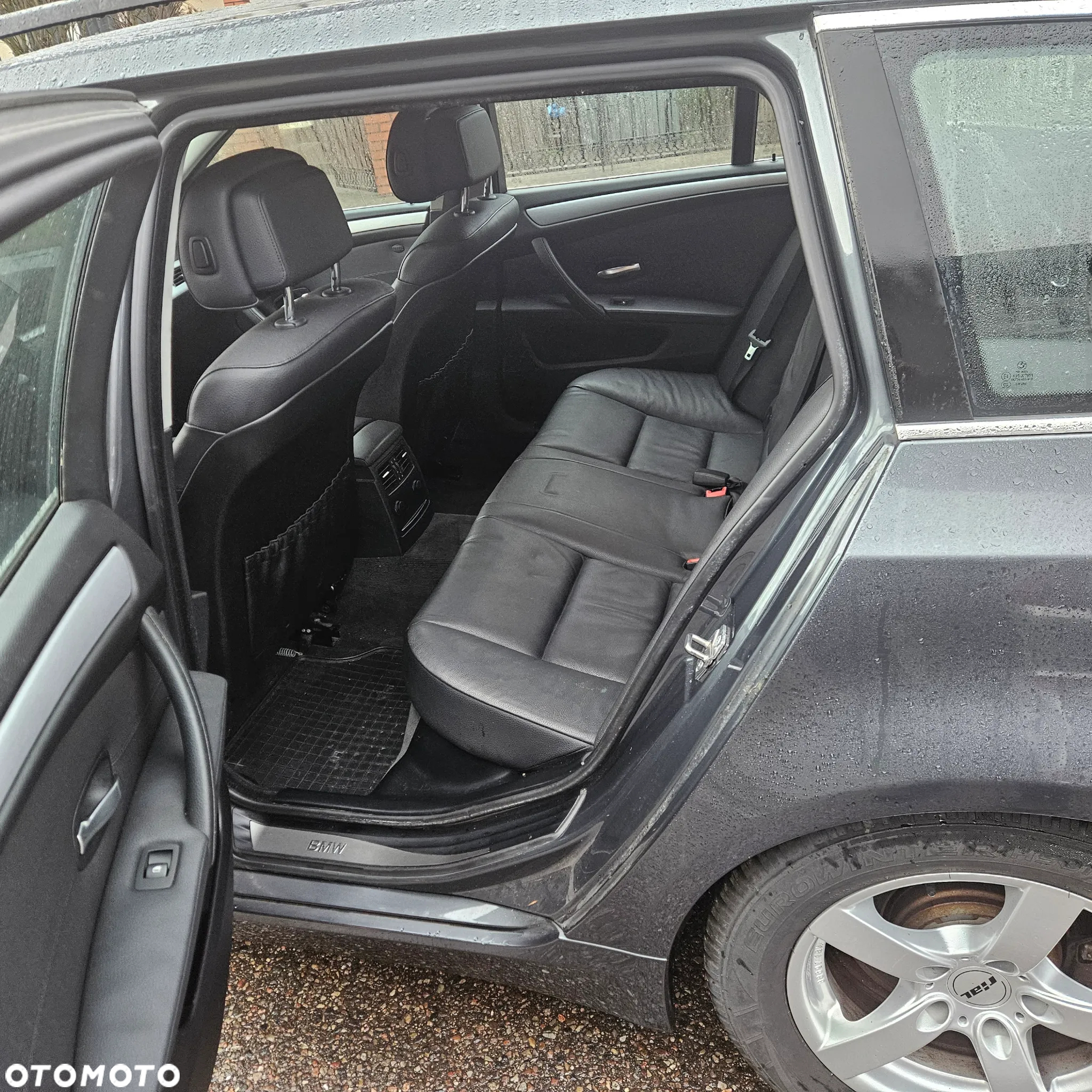 BMW Seria 5 523i - 6