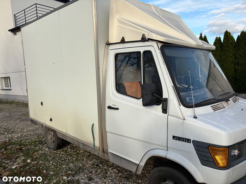 Mercedes-Benz 208 - 2