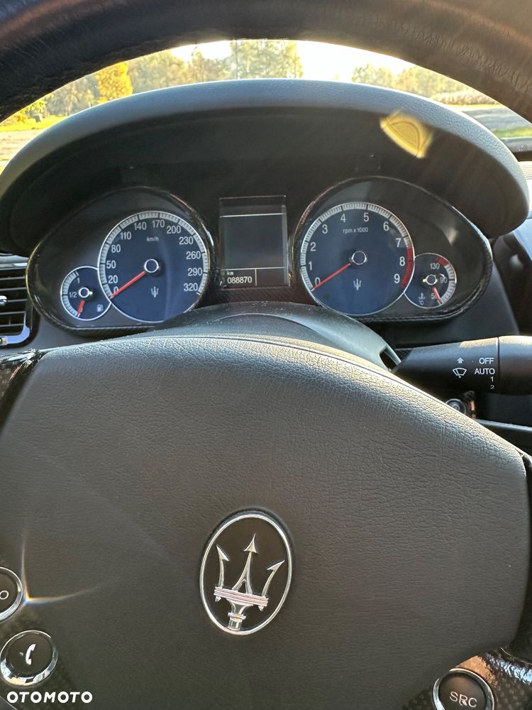 Maserati Quattroporte - 12