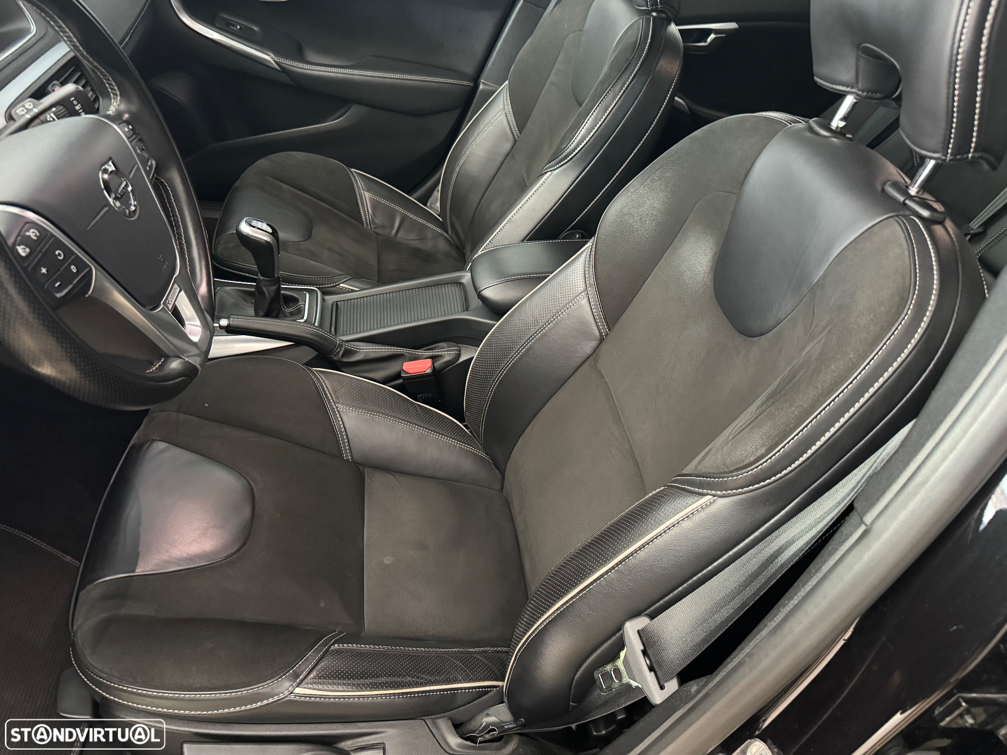 Volvo V40 2.0 D2 R-Design - 15