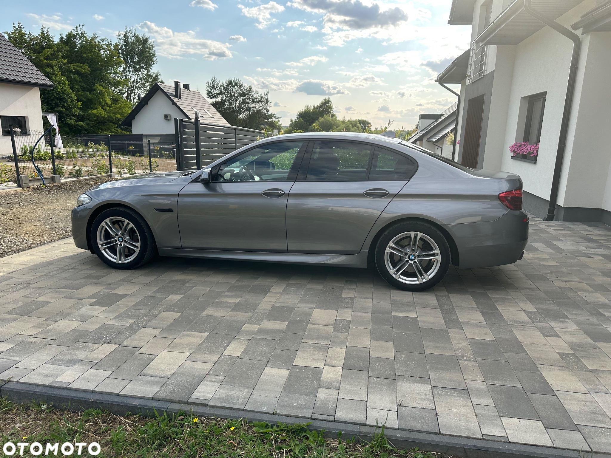 BMW Seria 5 528i xDrive - 9