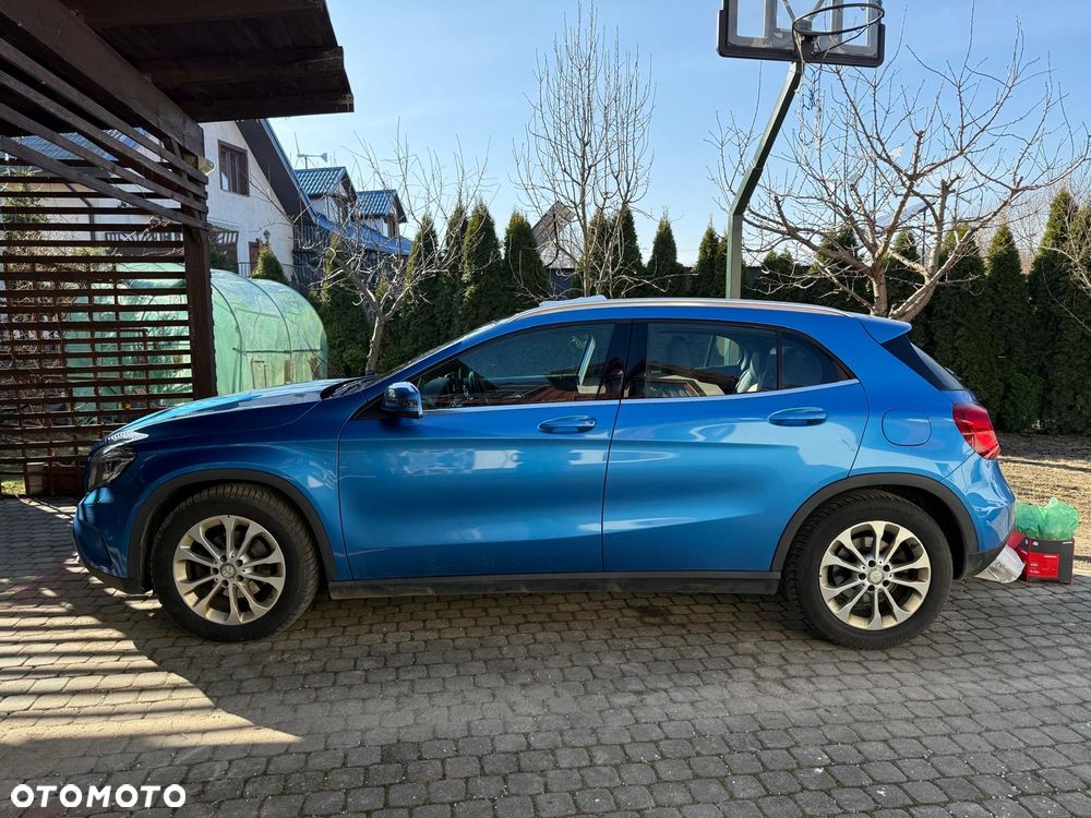 Mercedes-Benz GLA 200 7G-DCT - 1