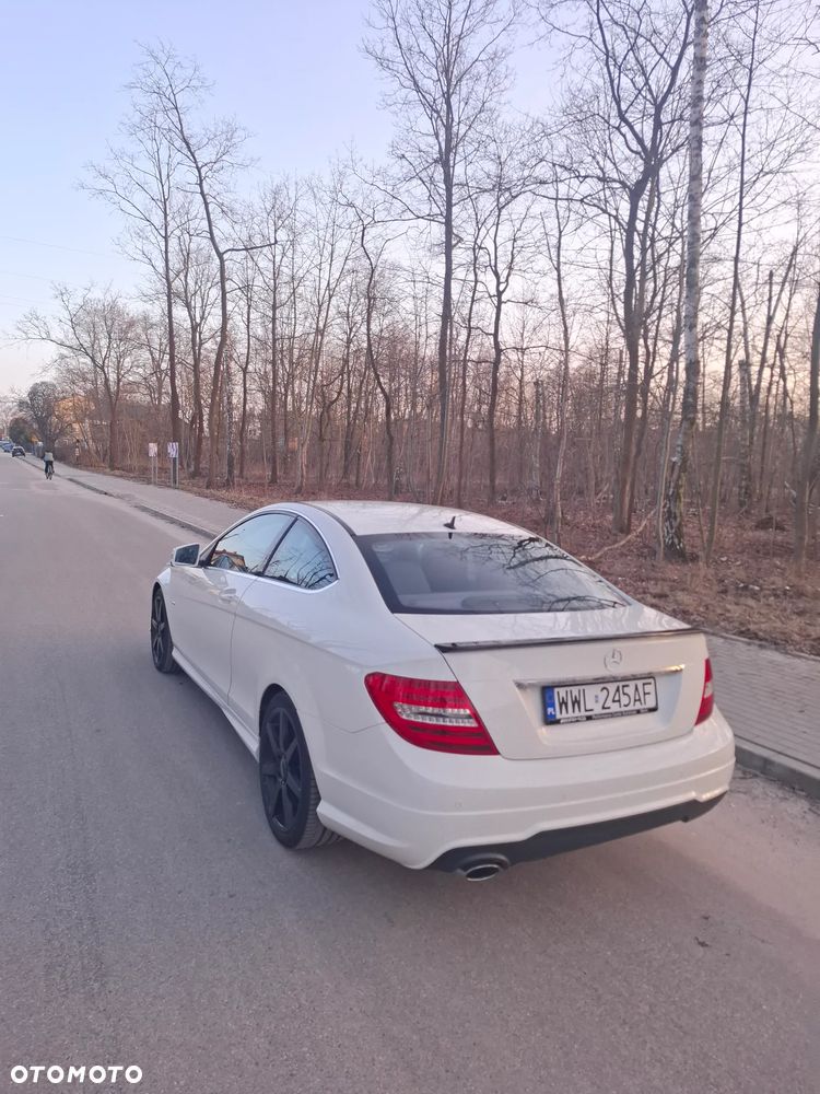 Mercedes-Benz Klasa C 180 CGI BlueEff - 6